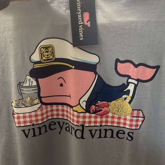 Vineyard Vines tshirt - Picture 2 of 2